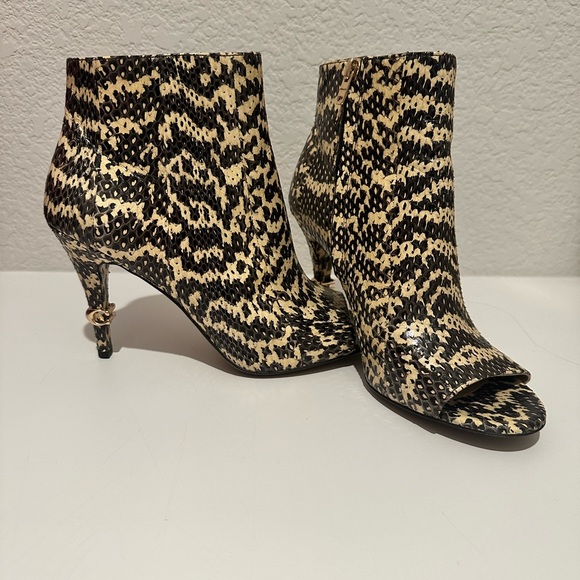 COACH Remi Snakeskin Natural Tan and Black High Heel Ankle Boots Booties Size 9 - Picture 3 of 14